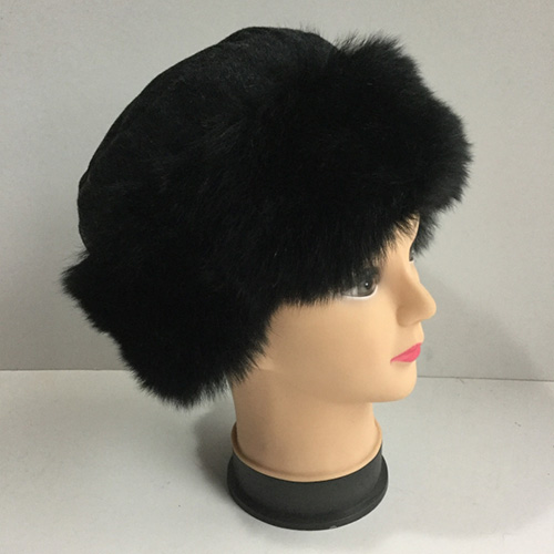 Black trim hat side