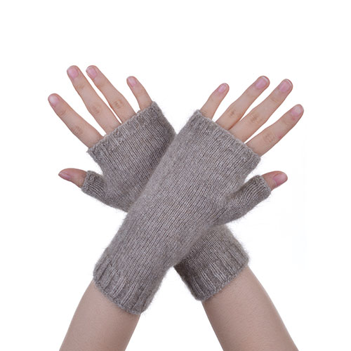 Beige fingerless gloves